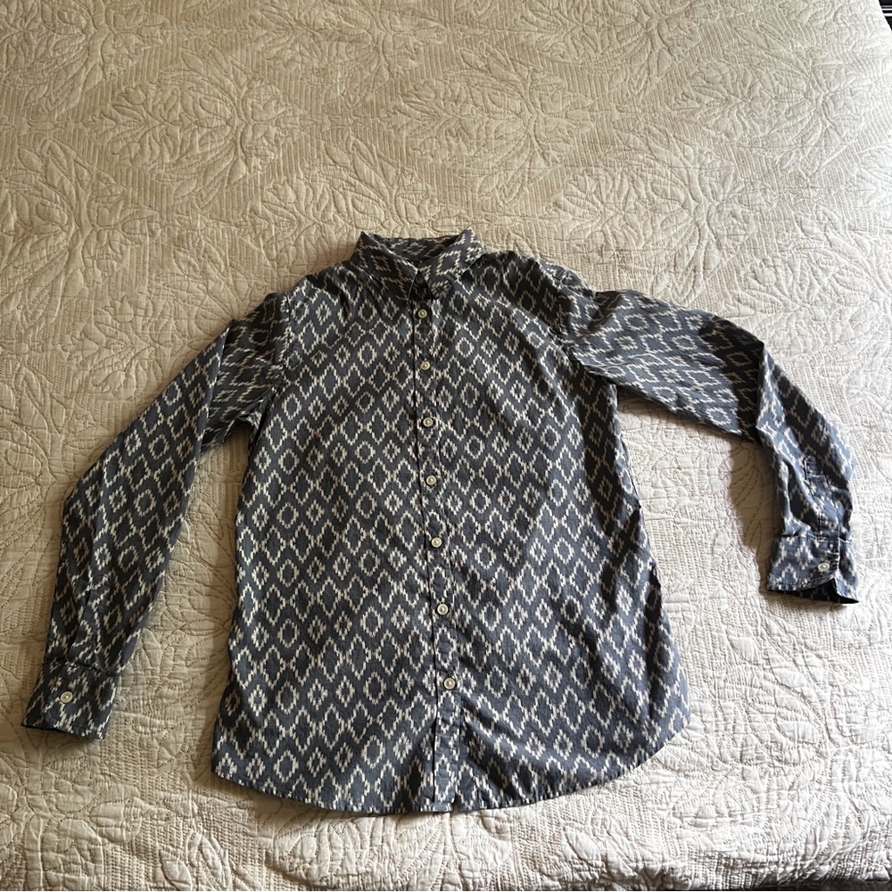 4 for $15✨Banana Republic Ikat Button-Down